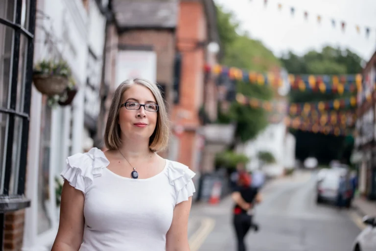 hannah paskin outside photo